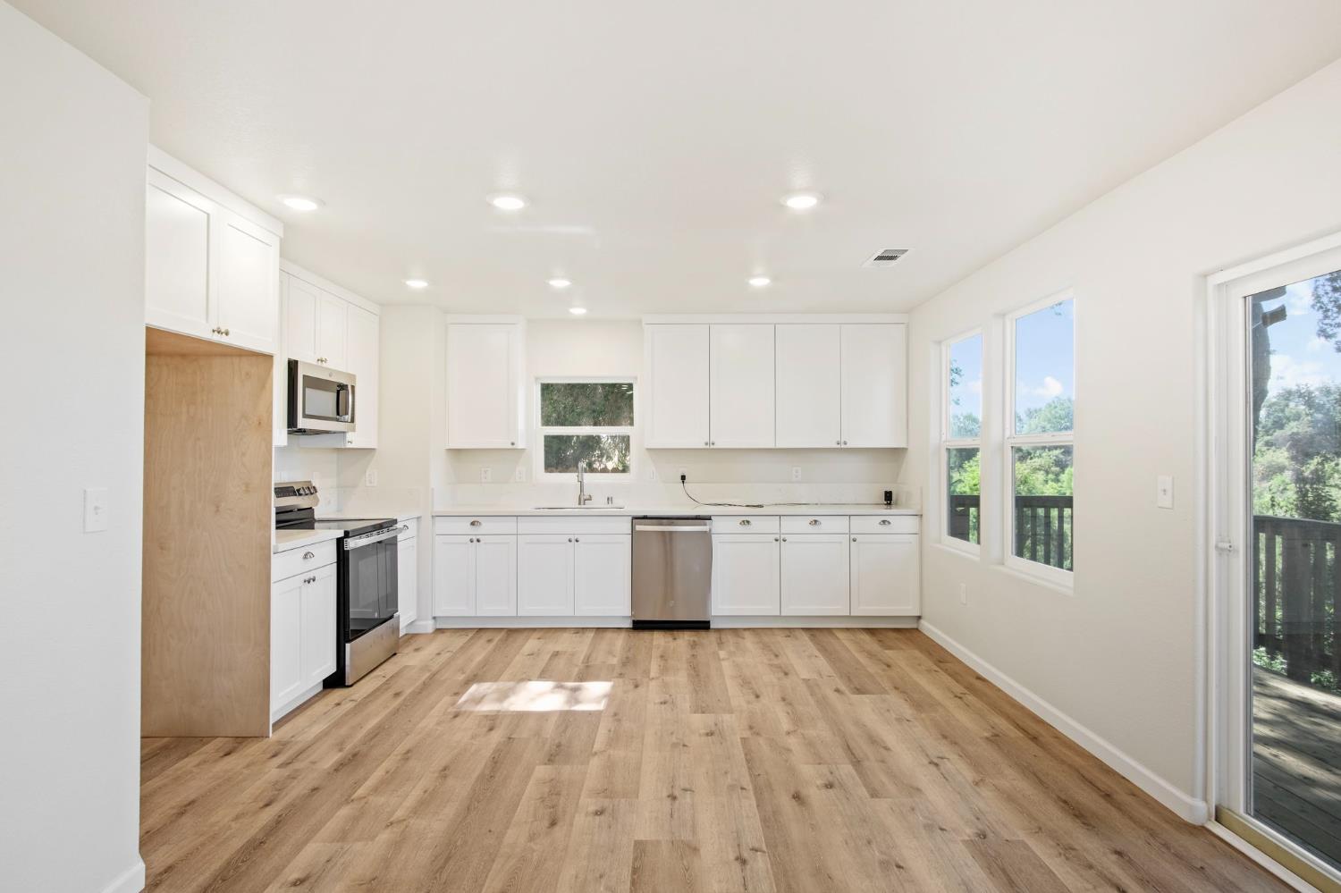 W Hatch Road, Modesto, California image 11