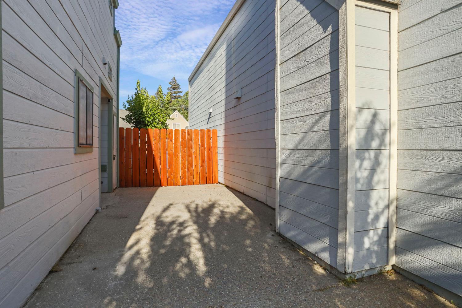 Benjamin Place, Manteca, California image 5
