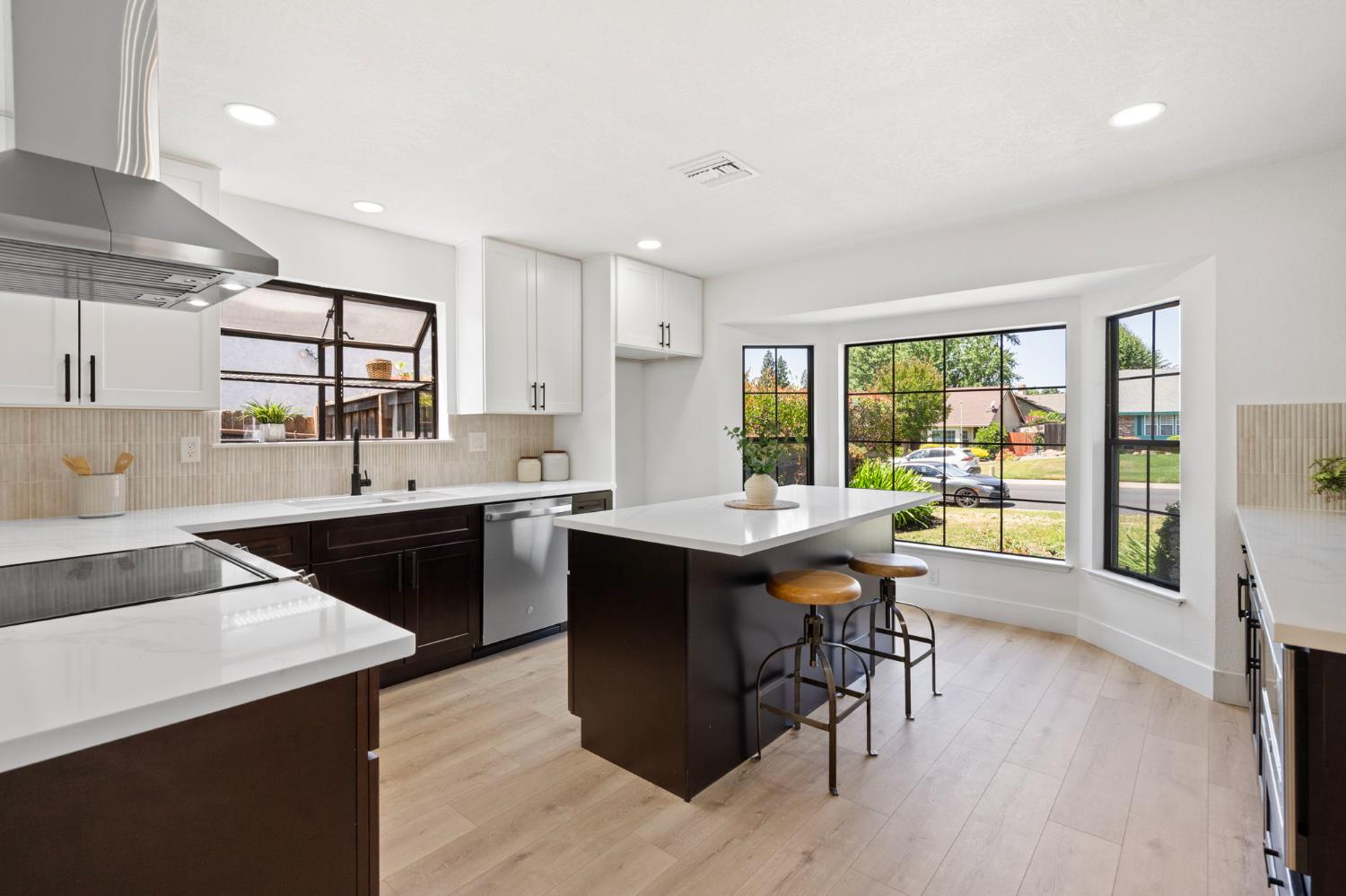 Blossom Hill Way, Roseville, California image 9