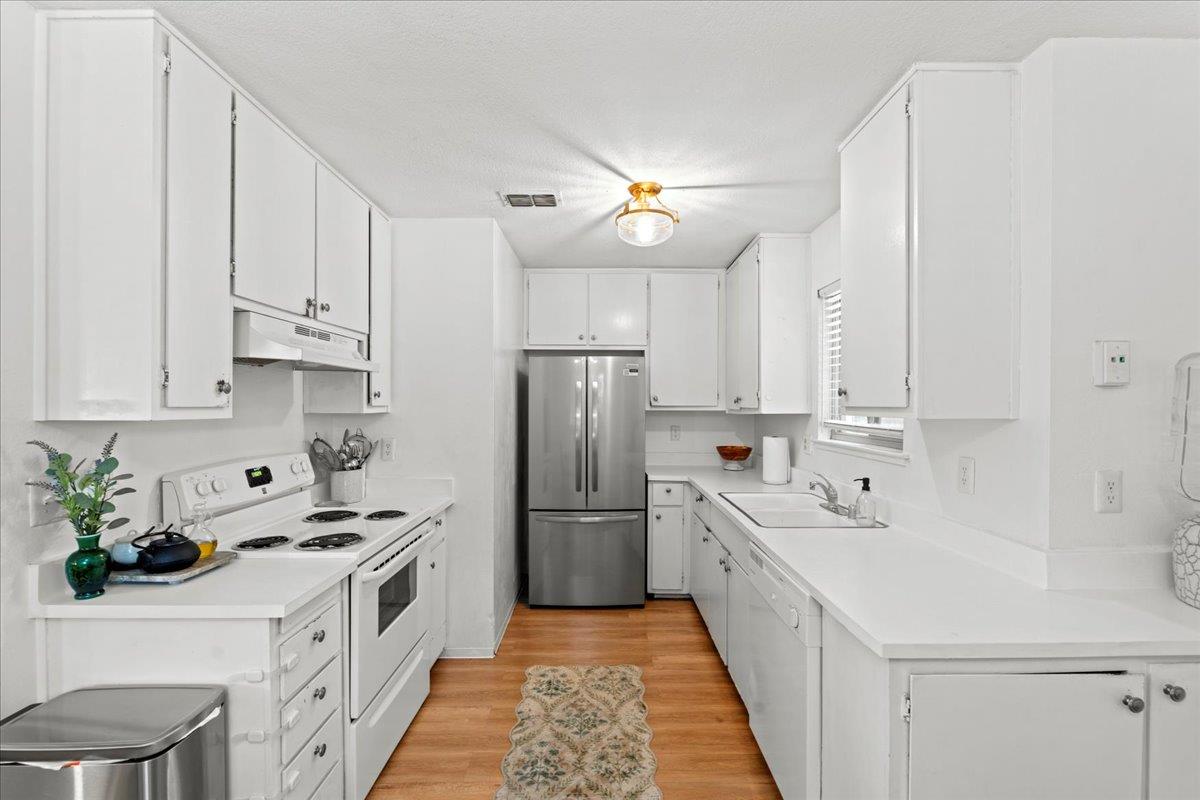 Photo #2: 225069779 Listing 