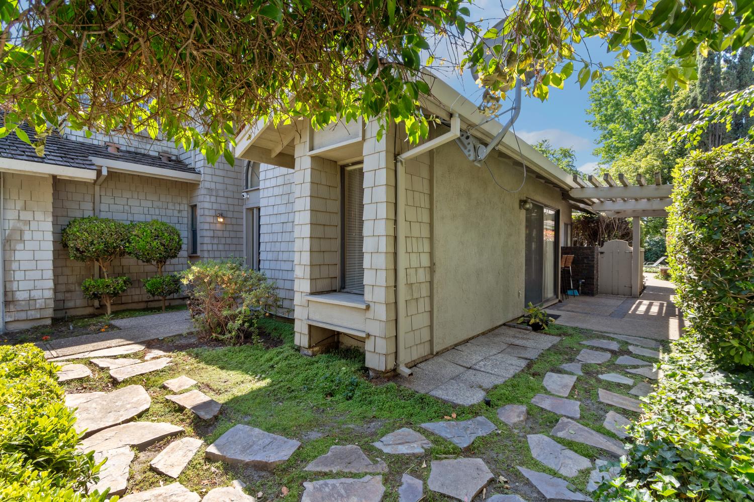 Embarcadero Drive, Stockton, California image 5