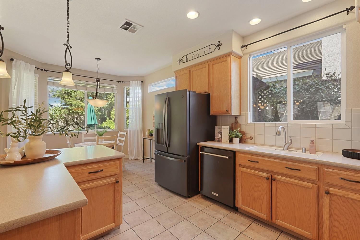 Picadilly Way, Manteca, California image 17