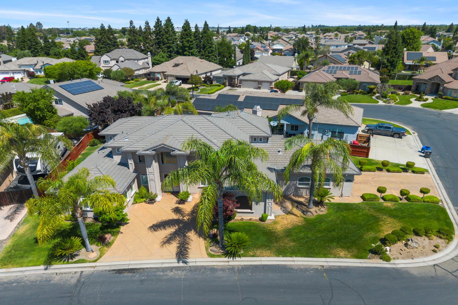 Terracina Circle, Manteca, California image 2