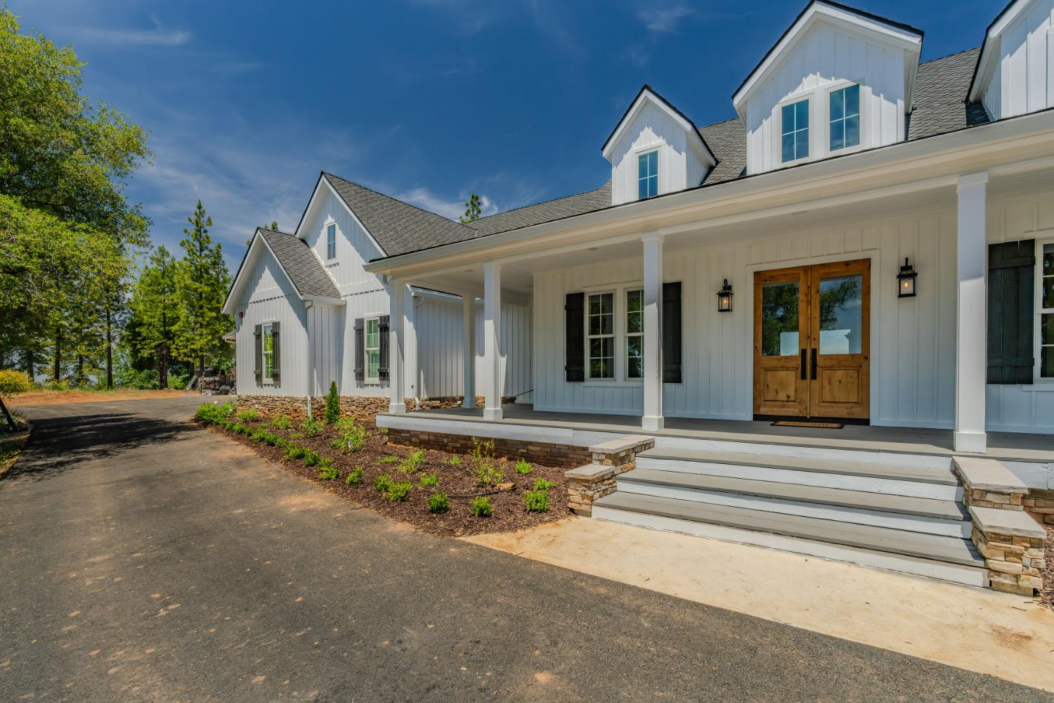 Detail Gallery Image 5 of 75 For 14874 Surrey Junction Ln, Sutter Creek,  CA 95685 - 4 Beds | 3/1 Baths