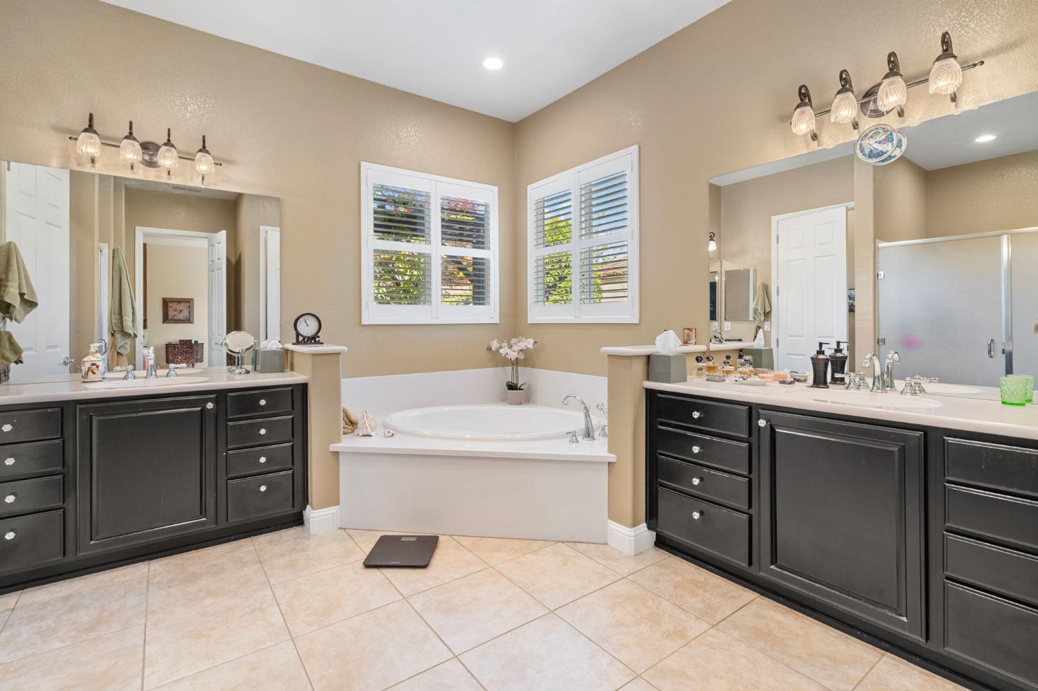 Maple Valley, Manteca, California image 32