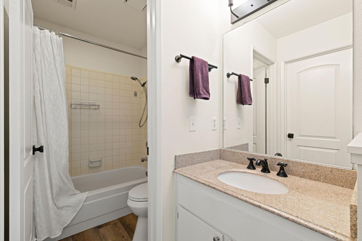 Photo #27: 225068288 Listing: Photo #27