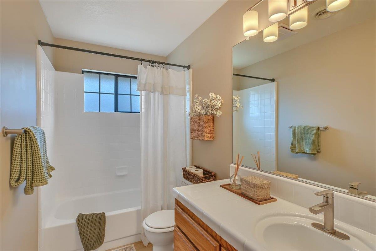 Woodhaven Drive, Yuba City, California image 32