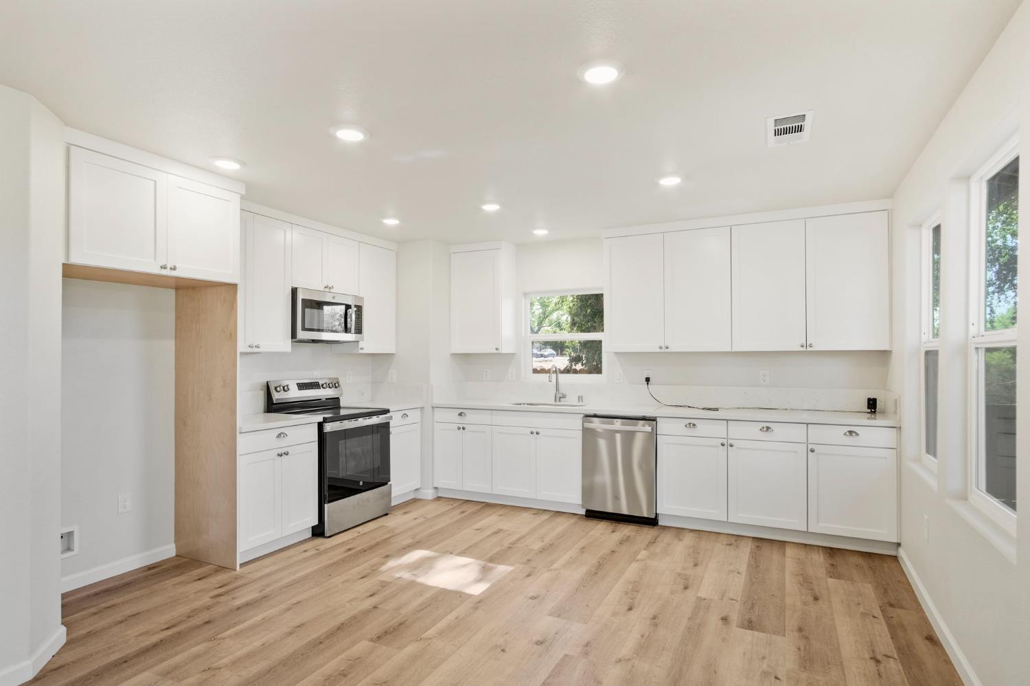 W Hatch Road, Modesto, California image 8