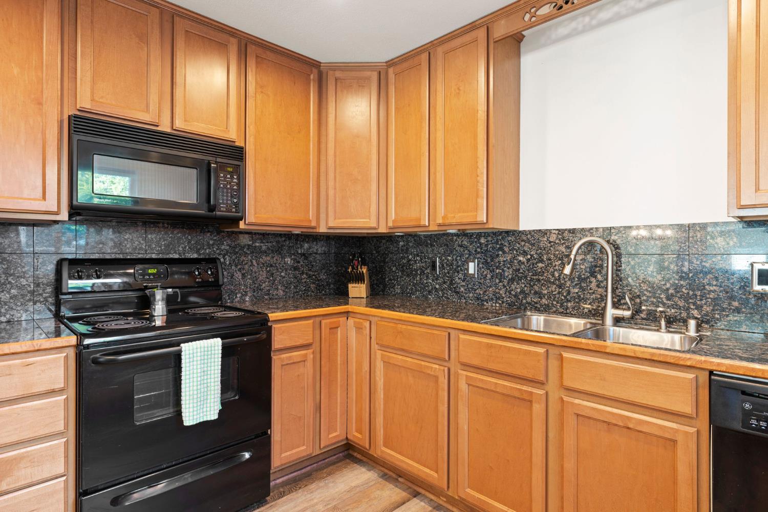 Photo #11: 225068288 Listing: Photo #11