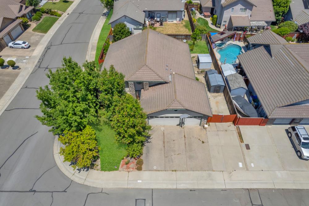 Robin Court, Galt, California image 43