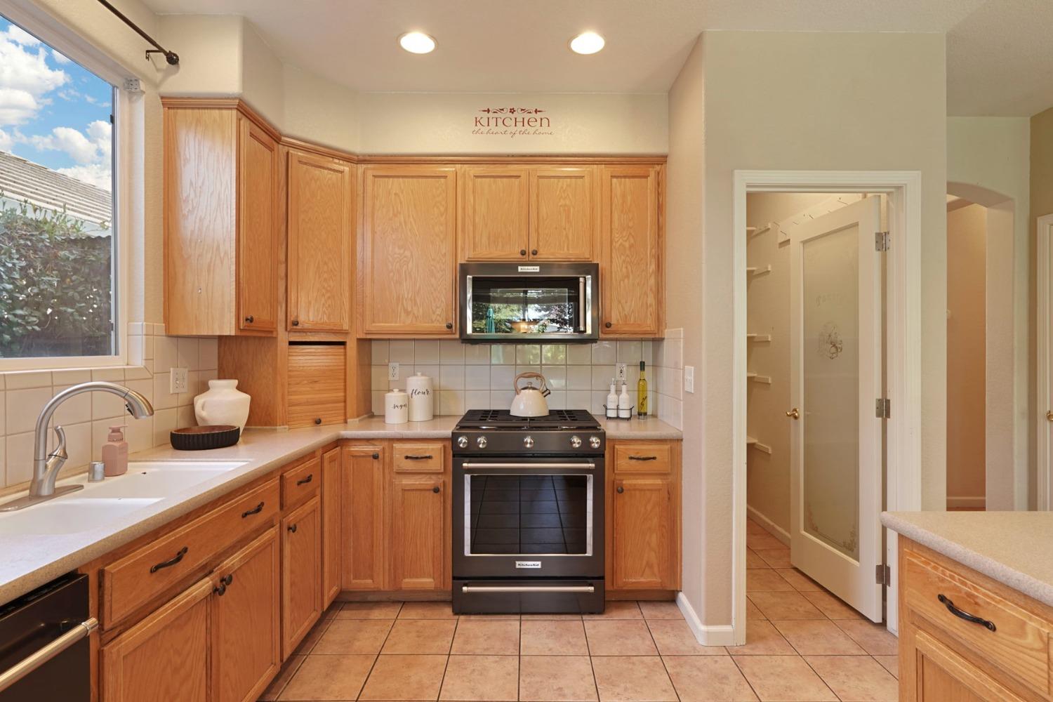 Picadilly Way, Manteca, California image 14