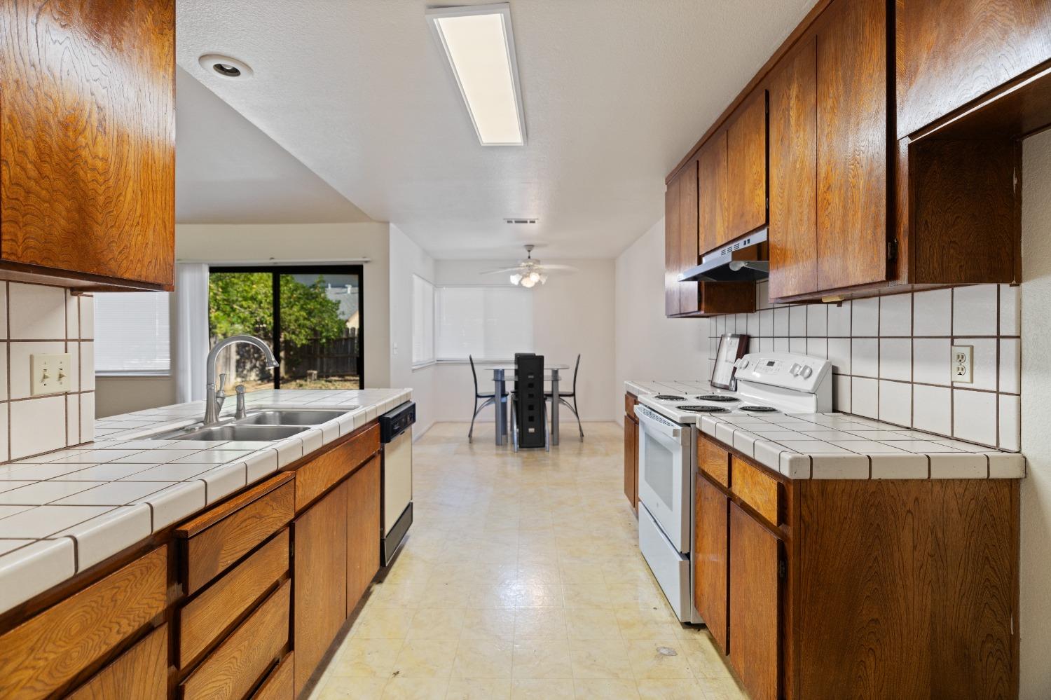 Montauban Court, Stockton, California image 19