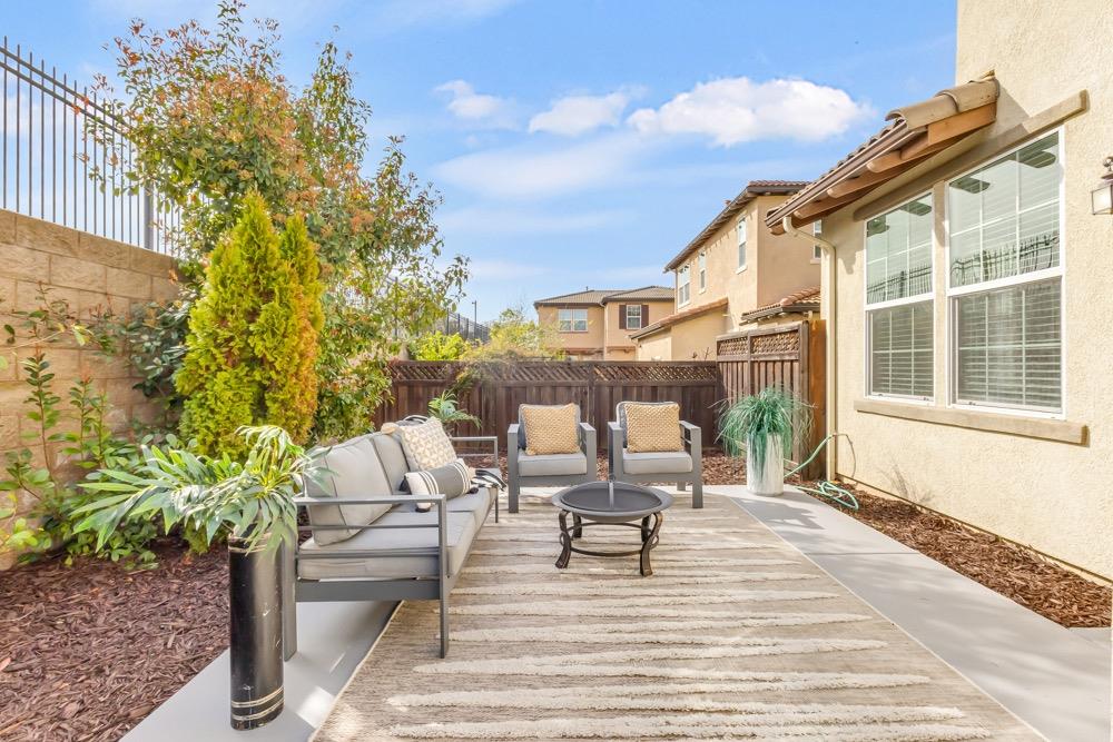 Barnhill Drive, Folsom, California image 37