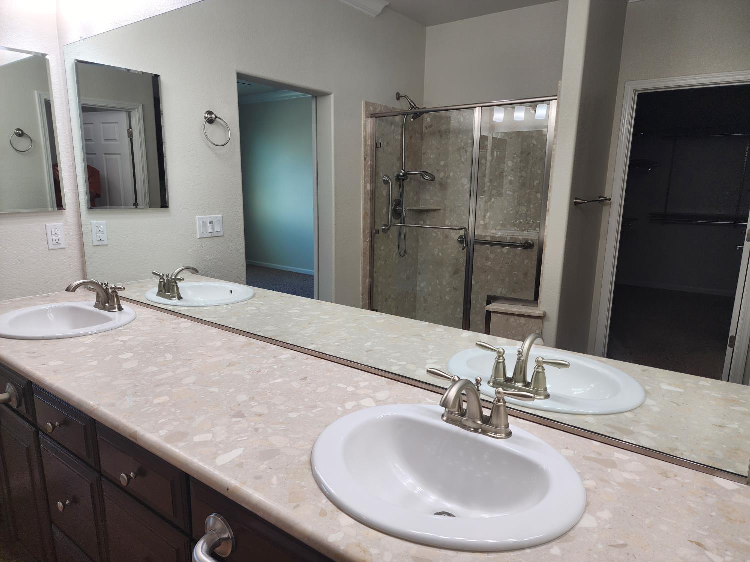 Remington Oaks Street, Manteca, California image 11
