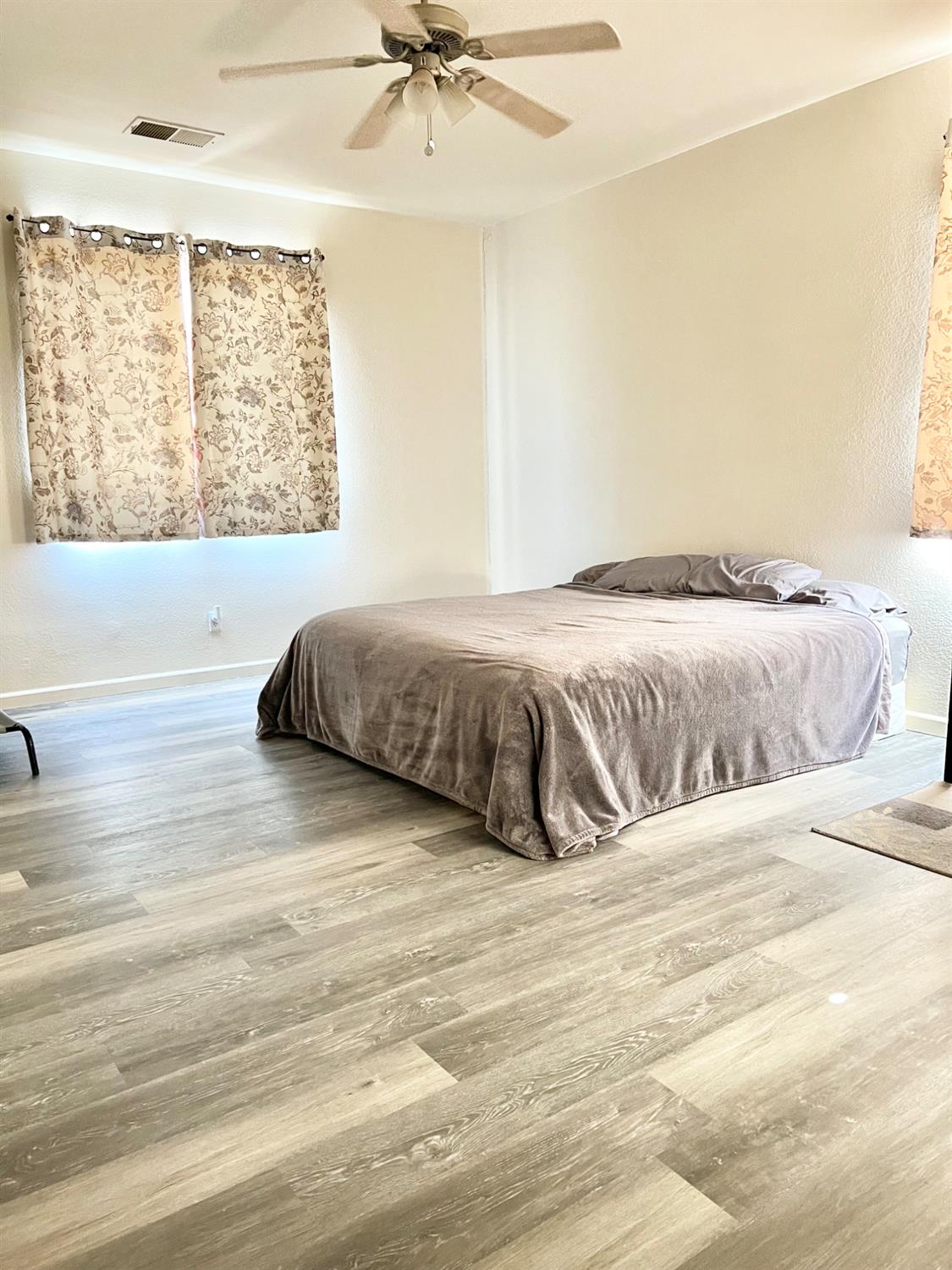 Maplehurst Street, Olivehurst, California image 18
