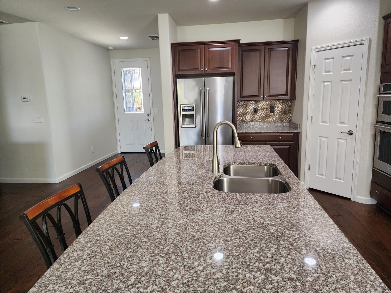 Remington Oaks Street, Manteca, California image 5
