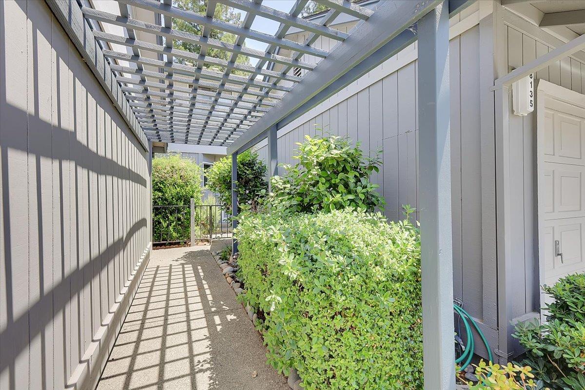 Photo #4: 225067694 Listing: Photo #4
