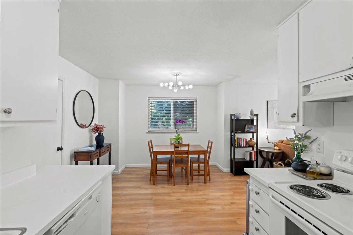 Photo #4: 225069779 Listing: Photo #4