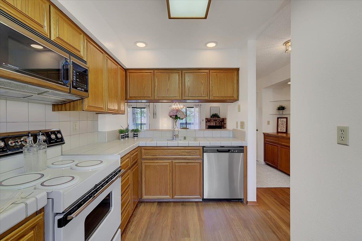 Photo #13: 225067694 Listing: Photo #13
