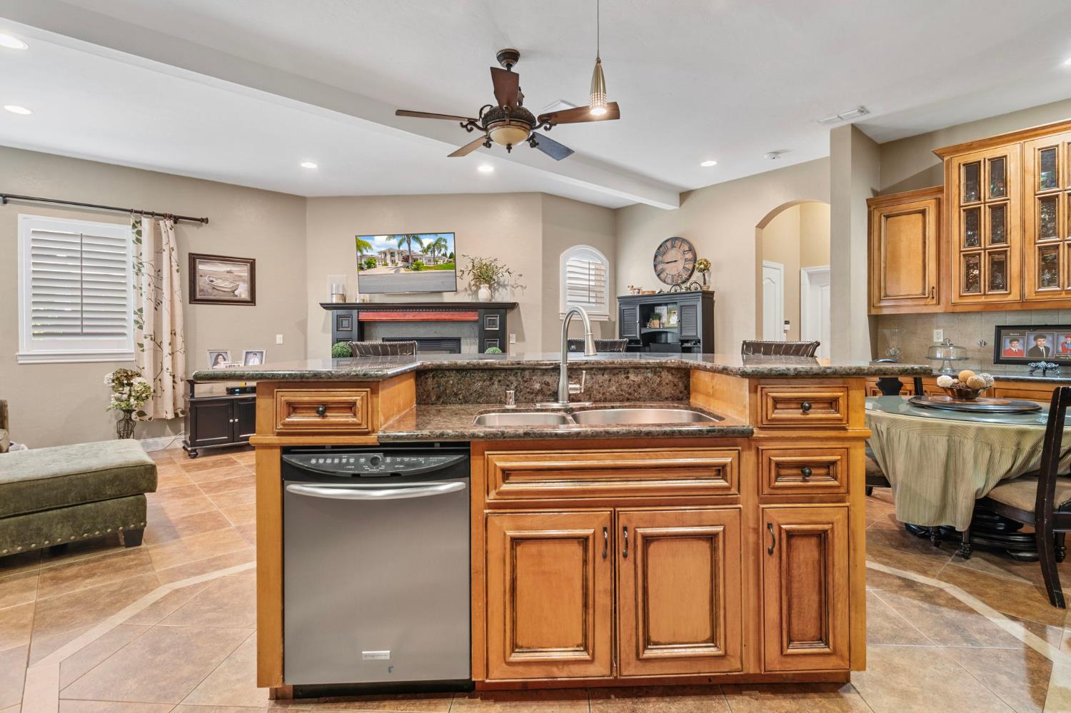 Terracina Circle, Manteca, California image 26