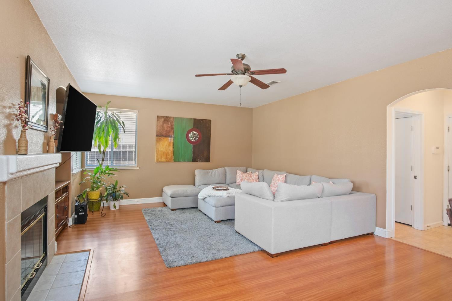 Sheffield Street, Delhi, California image 14
