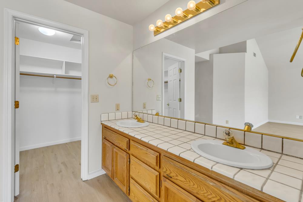 Robin Court, Galt, California image 30
