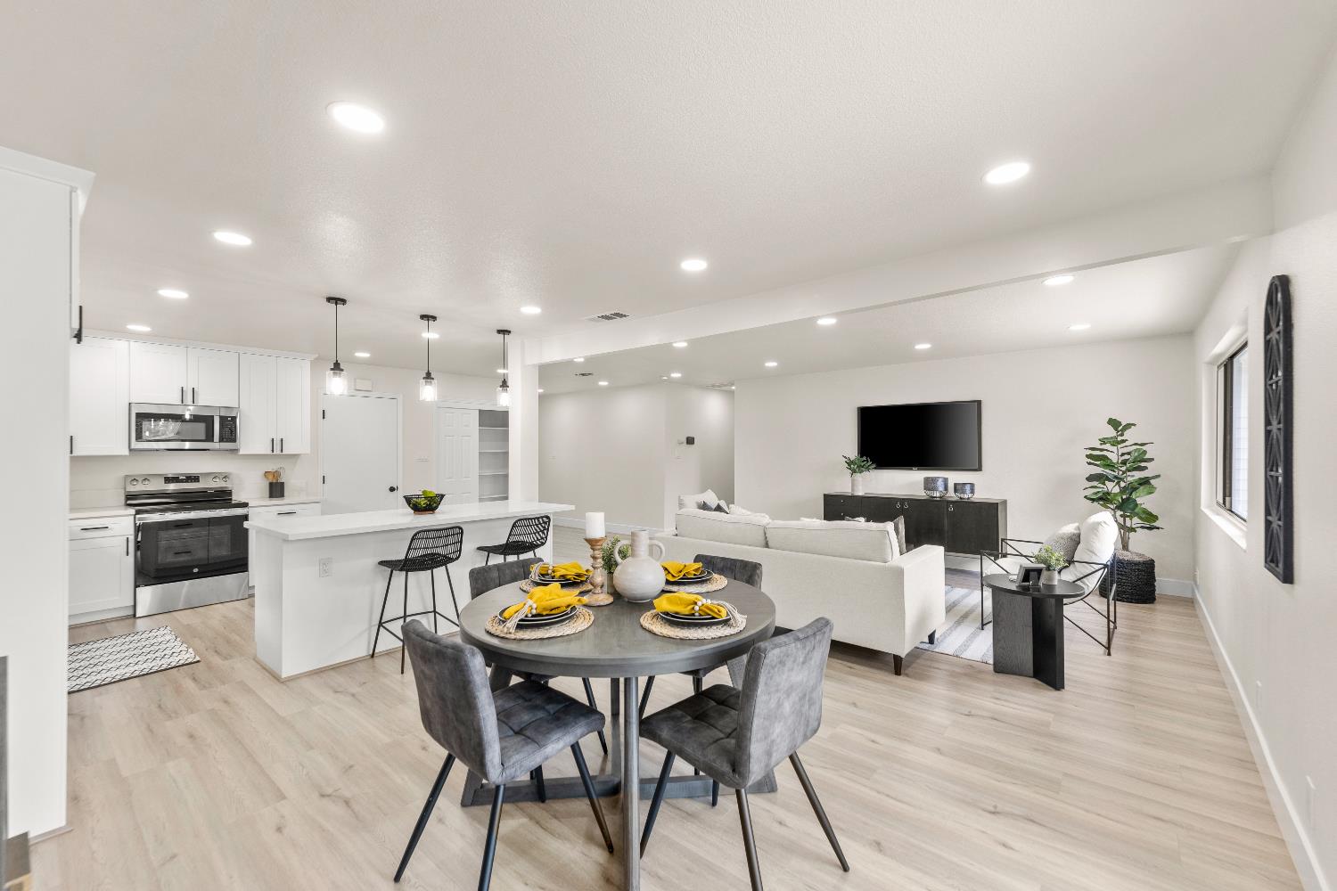 Cordova Lane, Rancho Cordova, California image 7