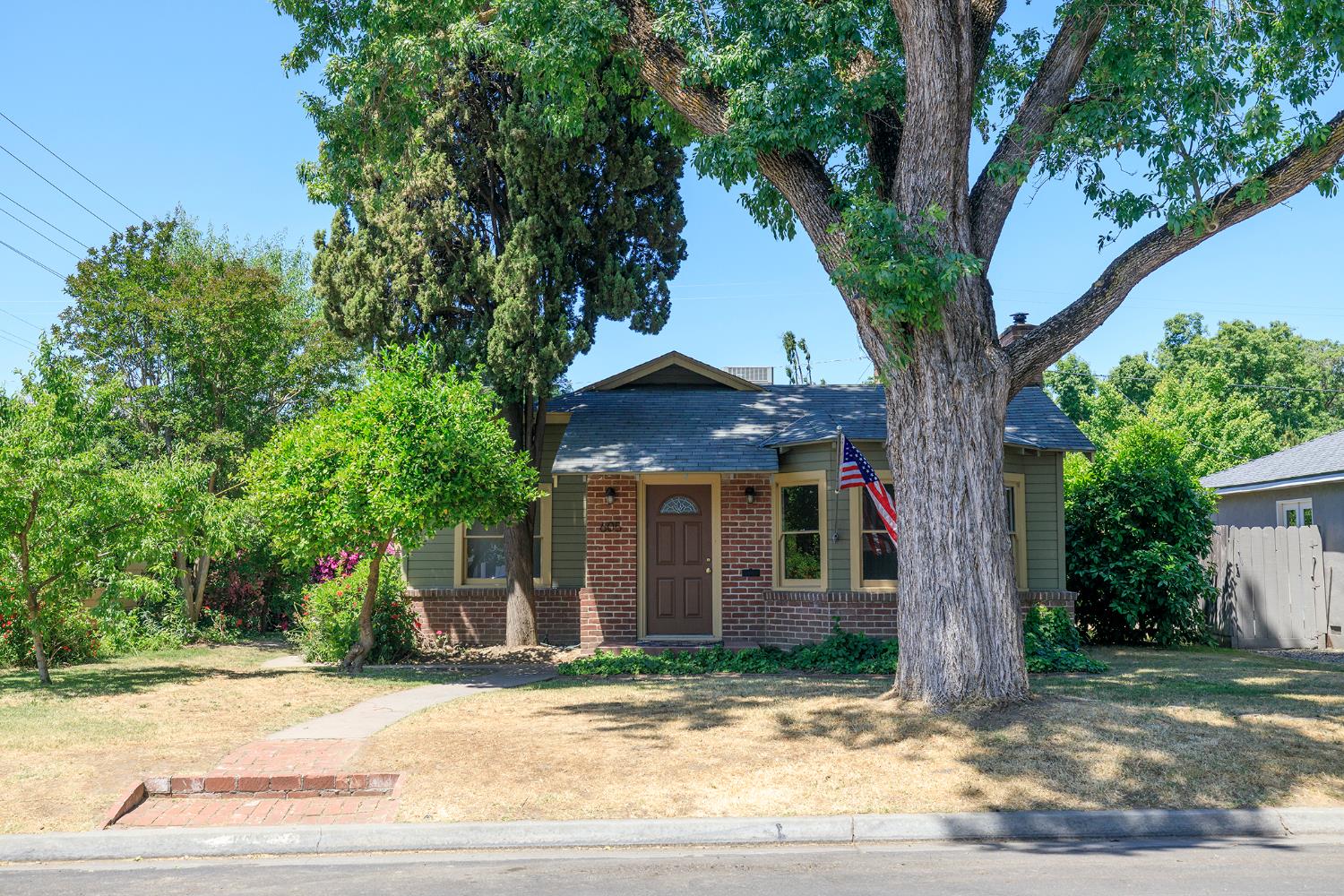 El Cajon Avenue, Modesto, California image 1
