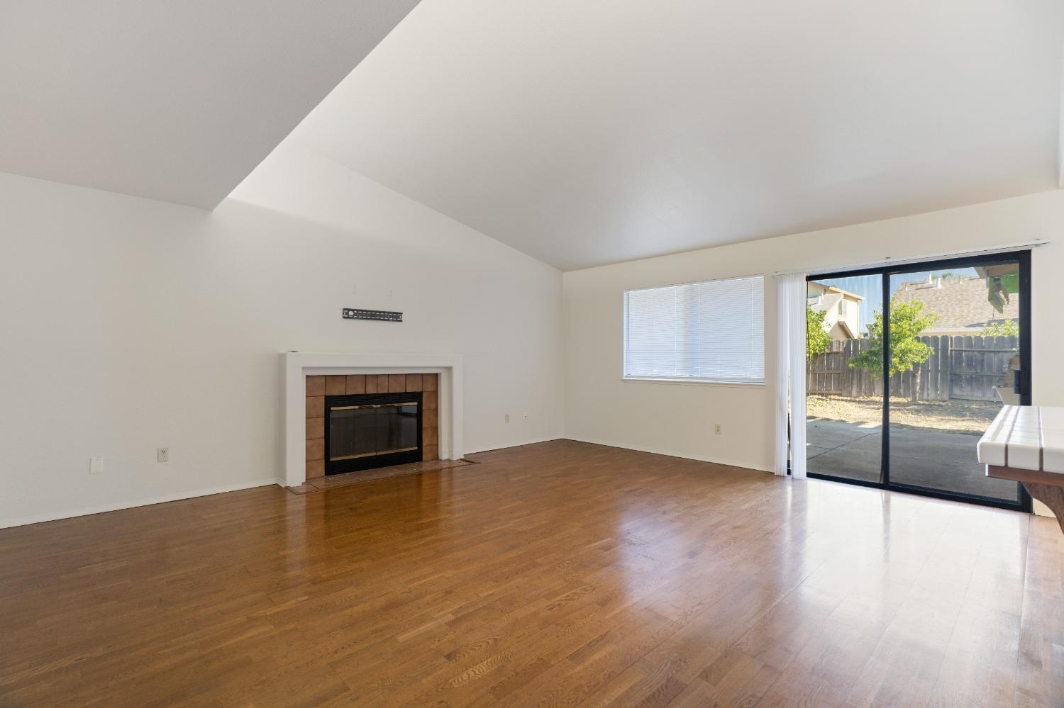 Montauban Court, Stockton, California image 21