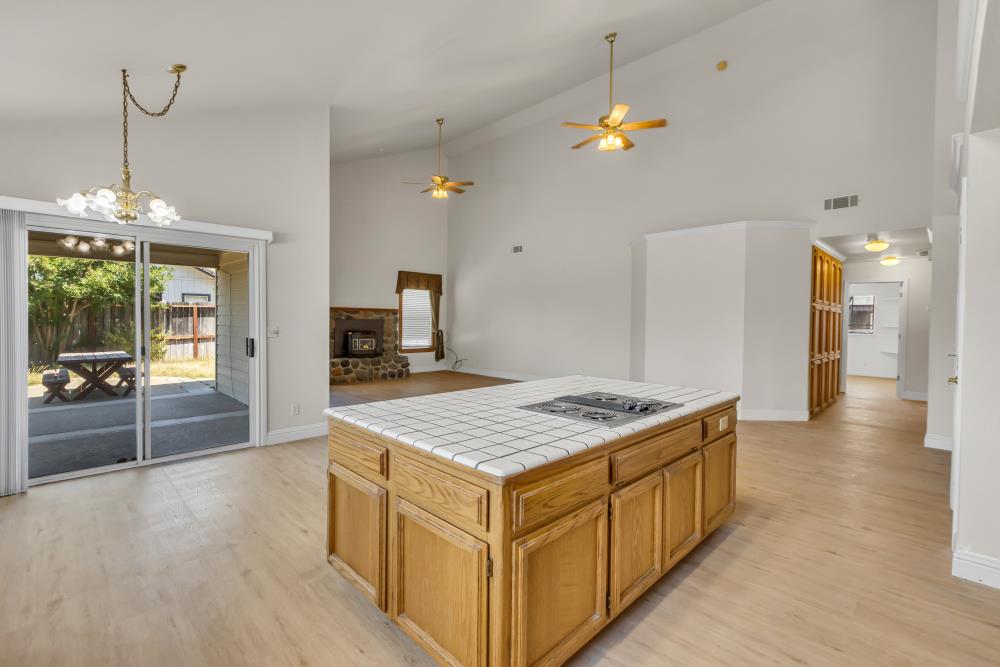 Robin Court, Galt, California image 14