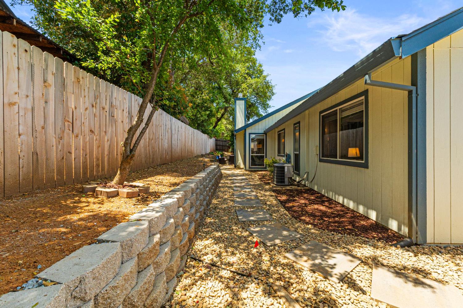 Sierra Mesa Court, Auburn, California image 37