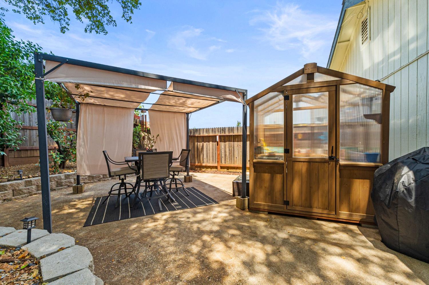Sierra Mesa Court, Auburn, California image 35
