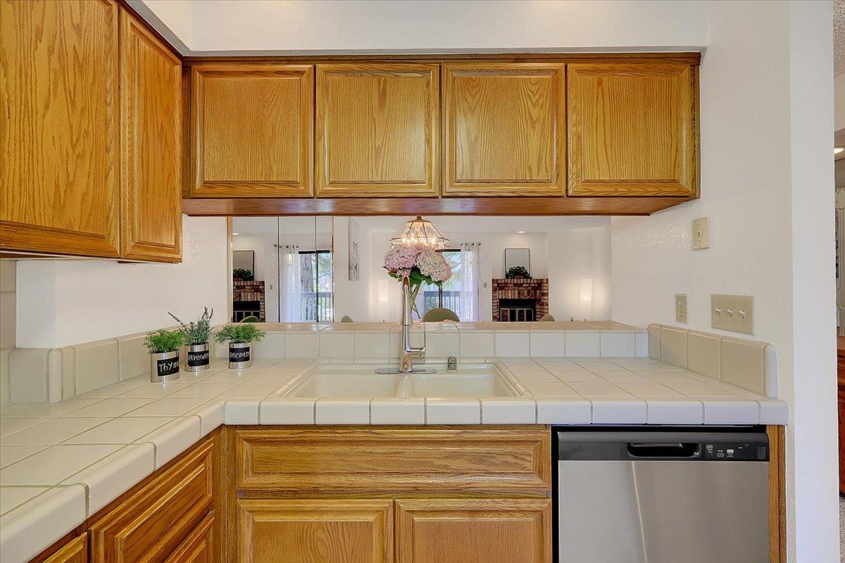 Photo #12: 225067694 Listing: Photo #12
