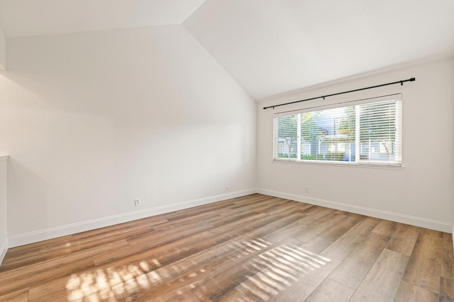 Photo #24: 225068288 Listing: Photo #24
