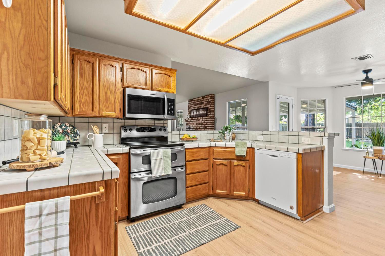 Greenwood Way, Yuba City, California image 37