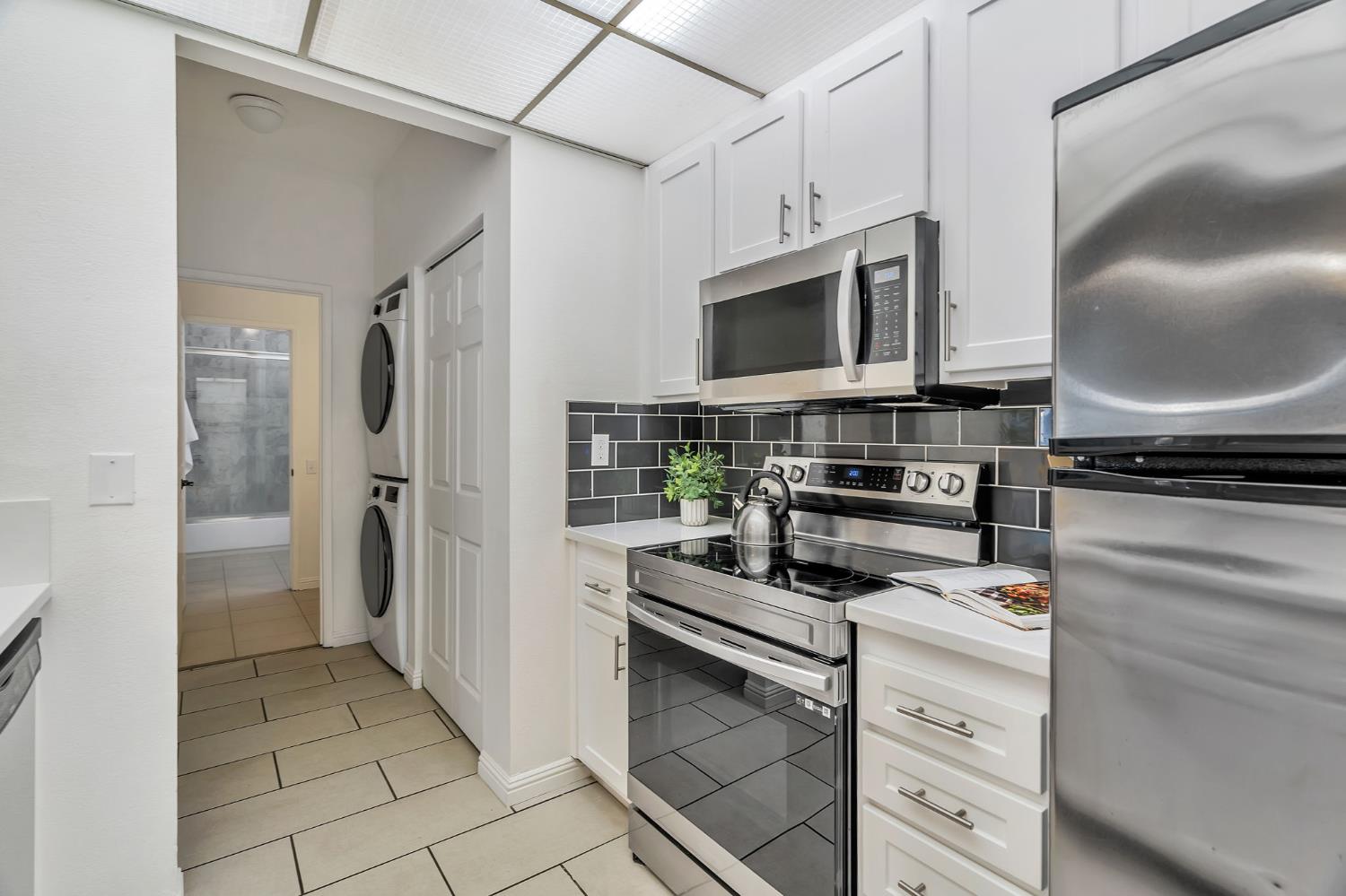 Foxchase Drive, San Jose, California image 9
