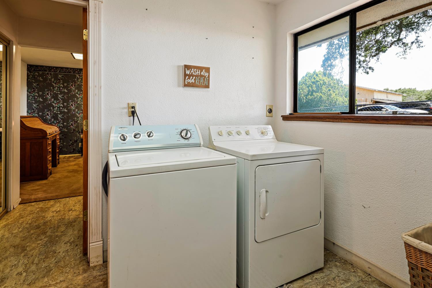 Detail Gallery Image 32 of 93 For 9574 Highway 49, Mokelumne Hill,  CA 95245 - 4 Beds | 2/1 Baths