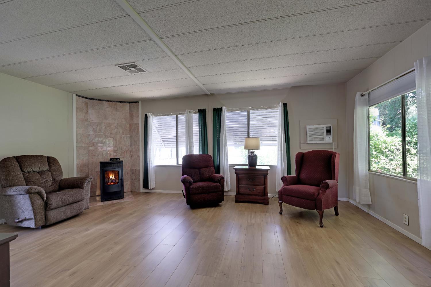 Detail Gallery Image 7 of 43 For 6052 Chad Dr, Newcastle,  CA 95658 - 2 Beds | 2 Baths