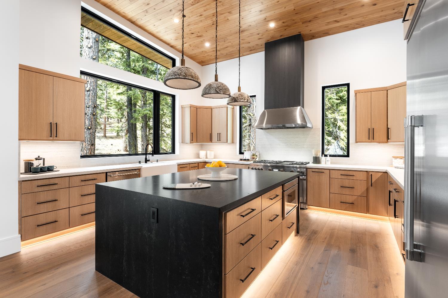 Saddleback Drive, Truckee, California image 7