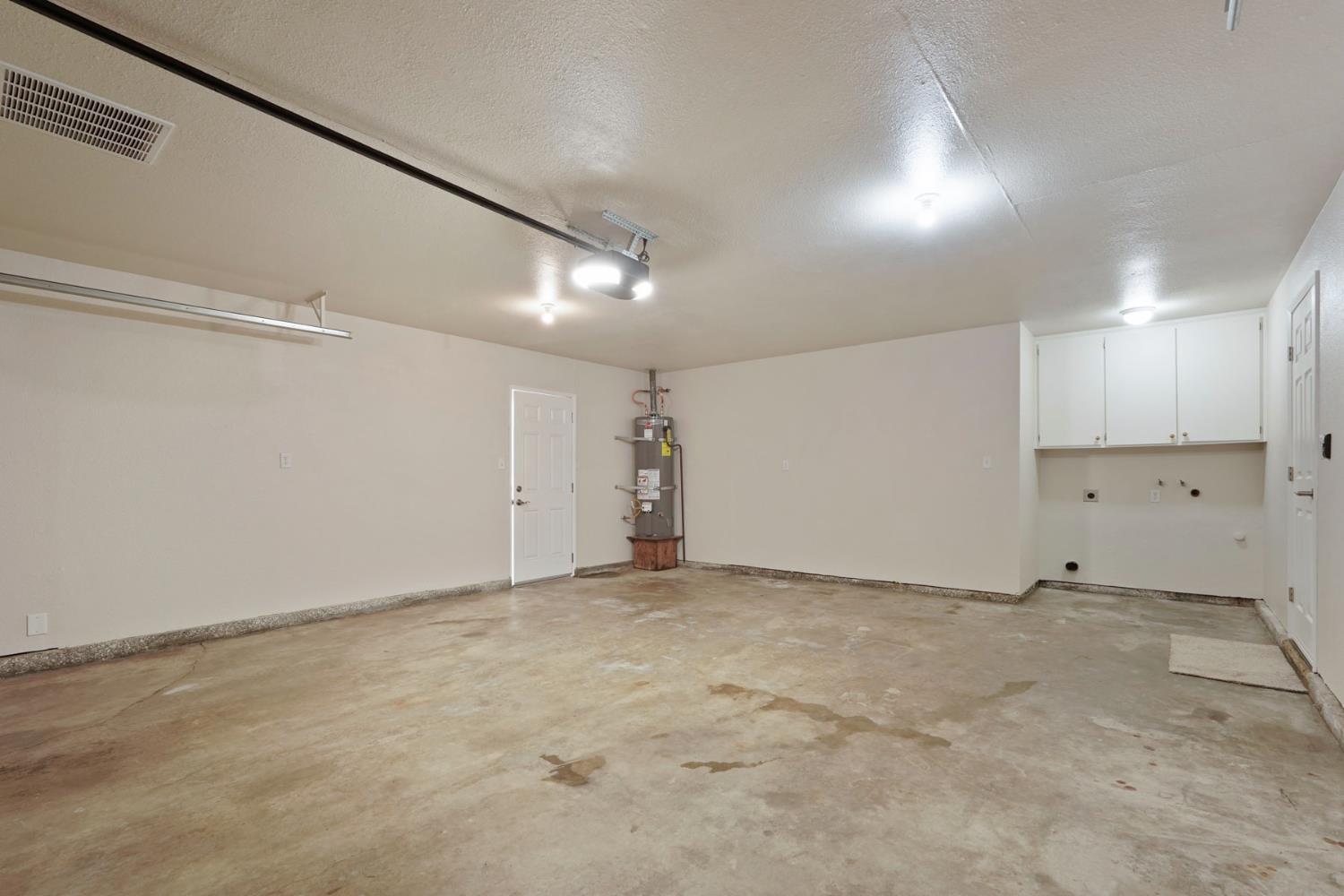 Dustin Court, Modesto, California image 33