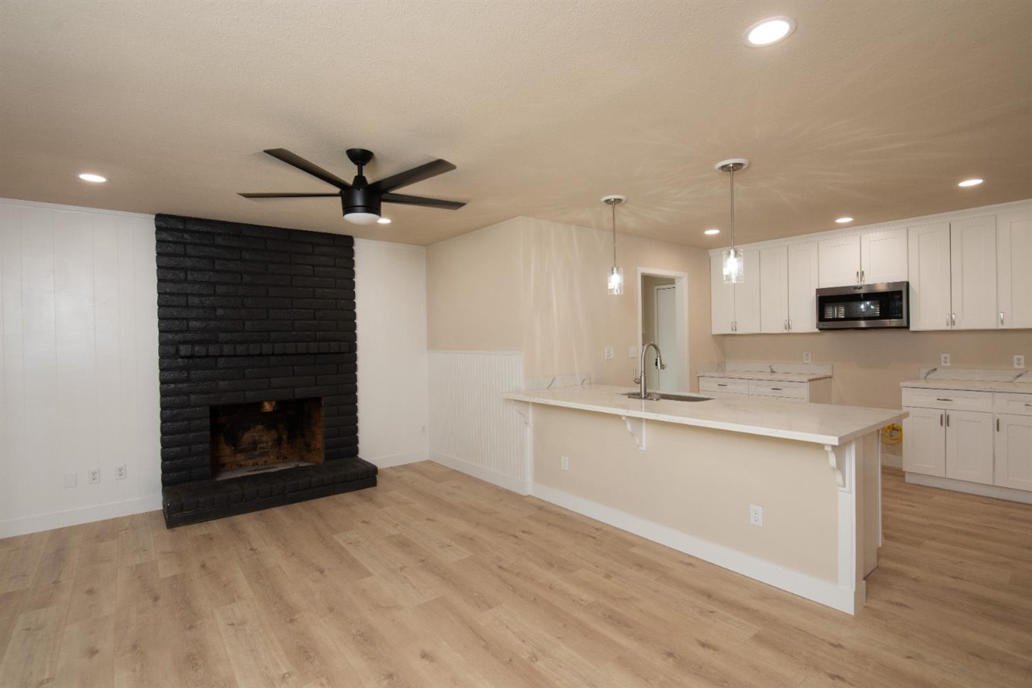Woodbridge Court, Modesto, California image 4