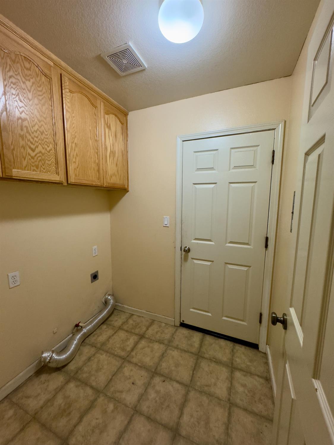 Quiet Brook Court, Manteca, California image 4