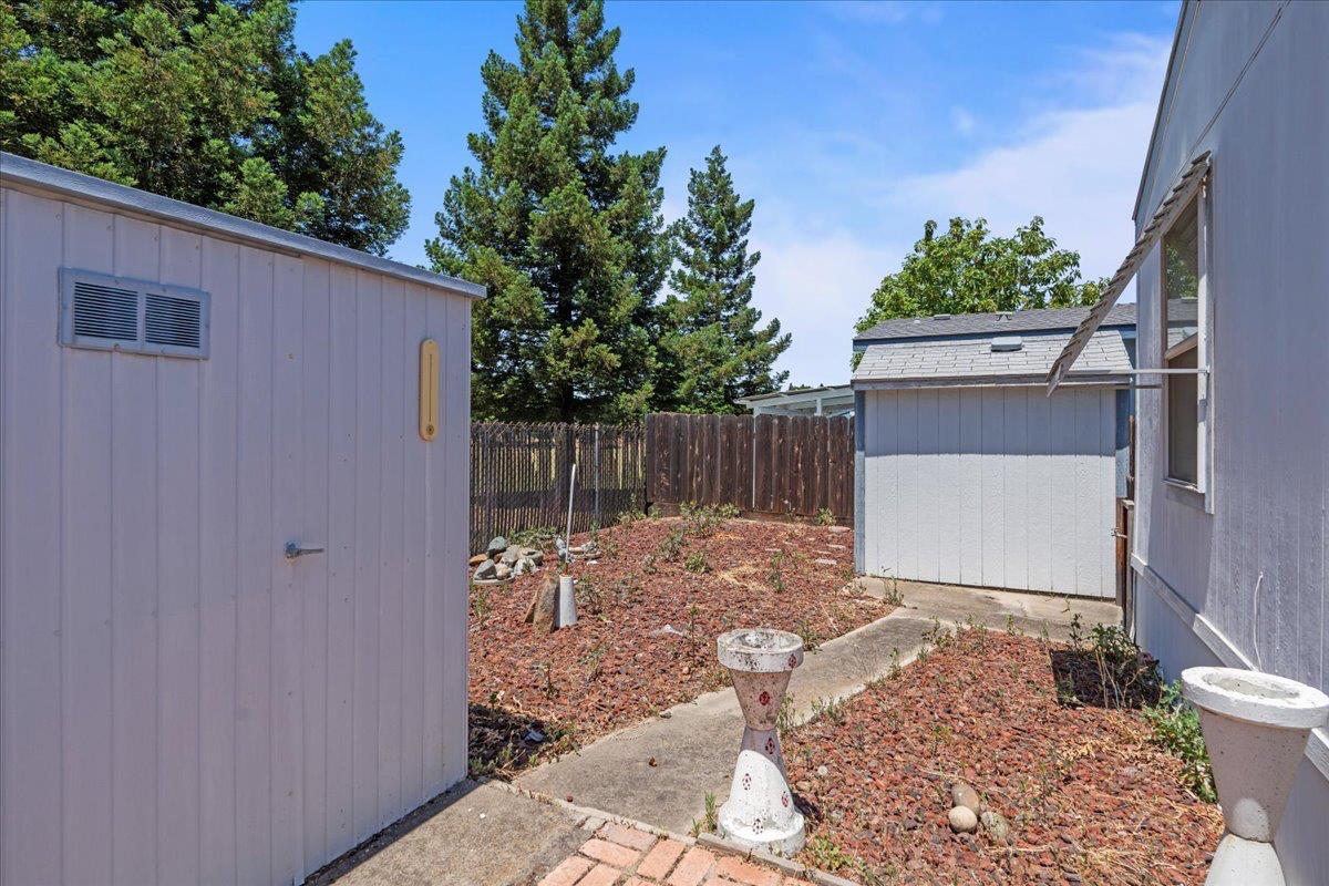 Broadmore Lane, Modesto, California image 9