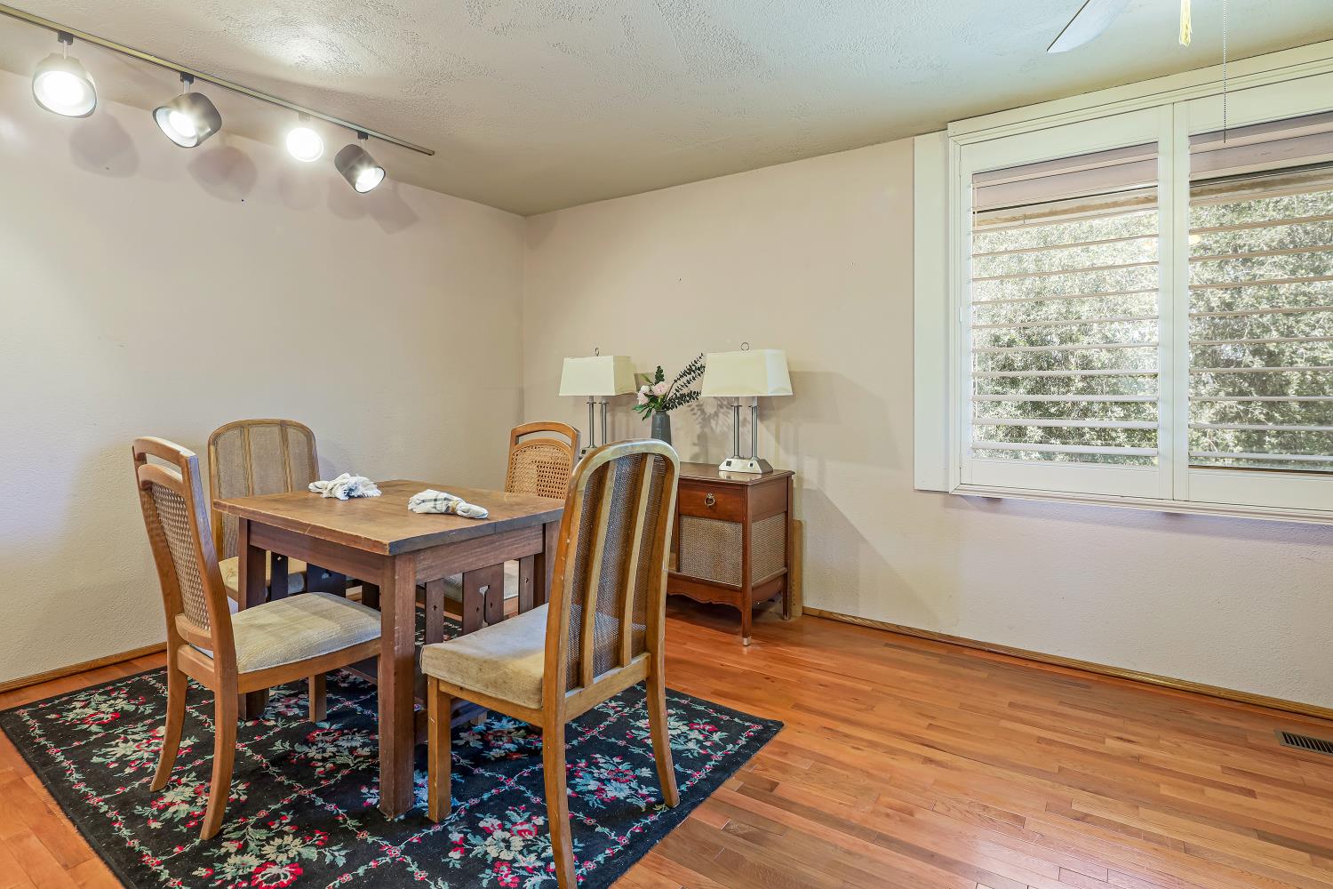 Detail Gallery Image 36 of 93 For 9574 Highway 49, Mokelumne Hill,  CA 95245 - 4 Beds | 2/1 Baths
