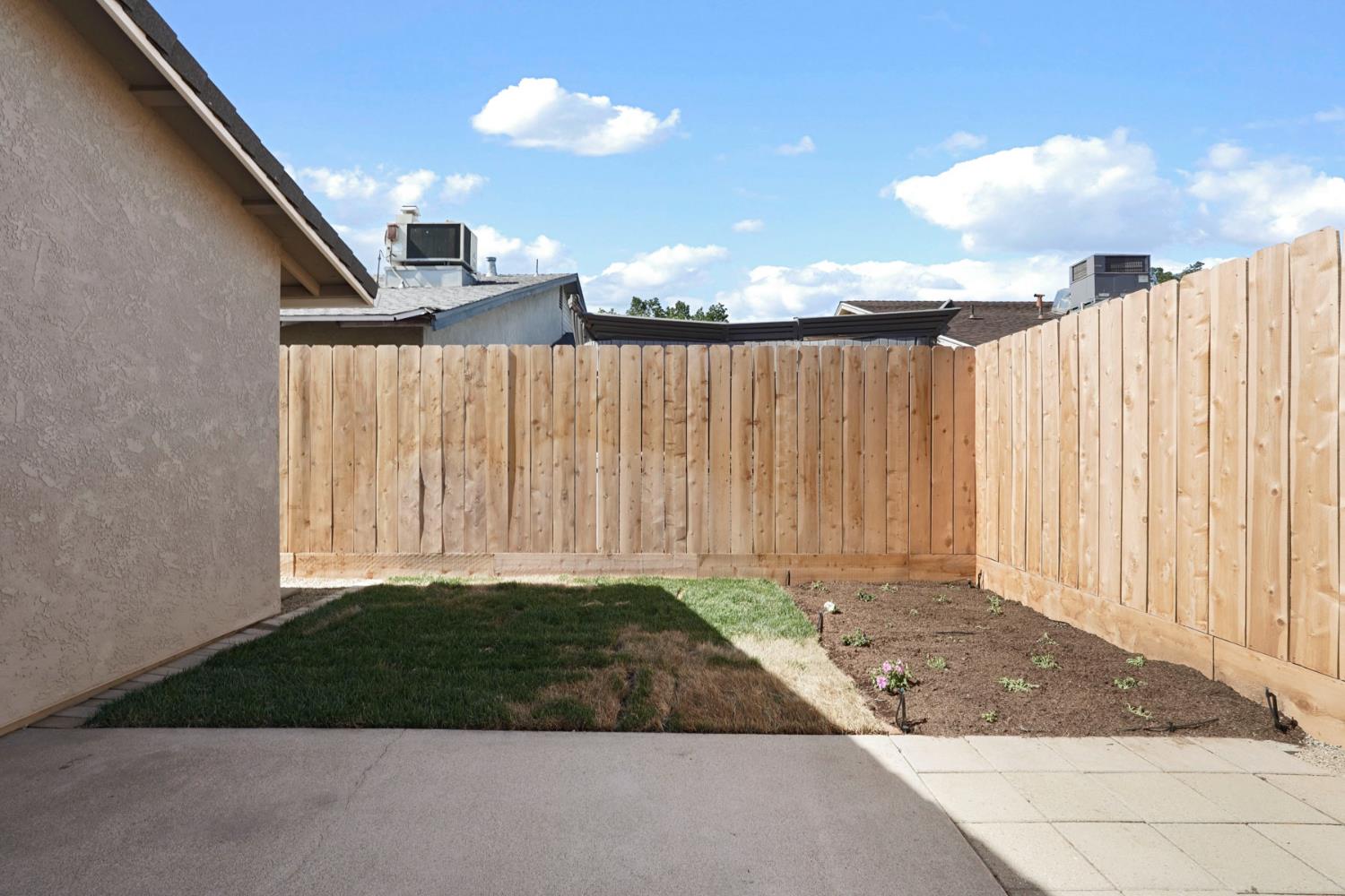 Dustin Court, Modesto, California image 37