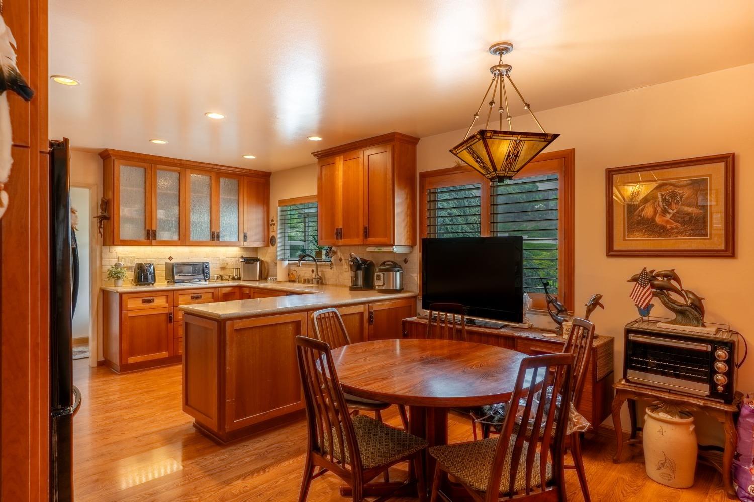 Beacon Hill Drive, Castro Valley, California image 10
