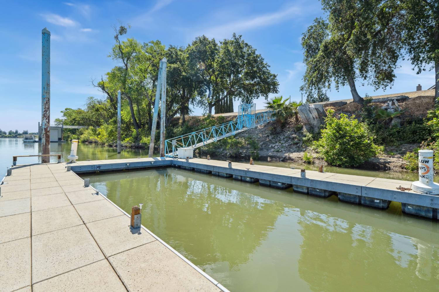 Brickyard Drive, Sacramento, California image 35