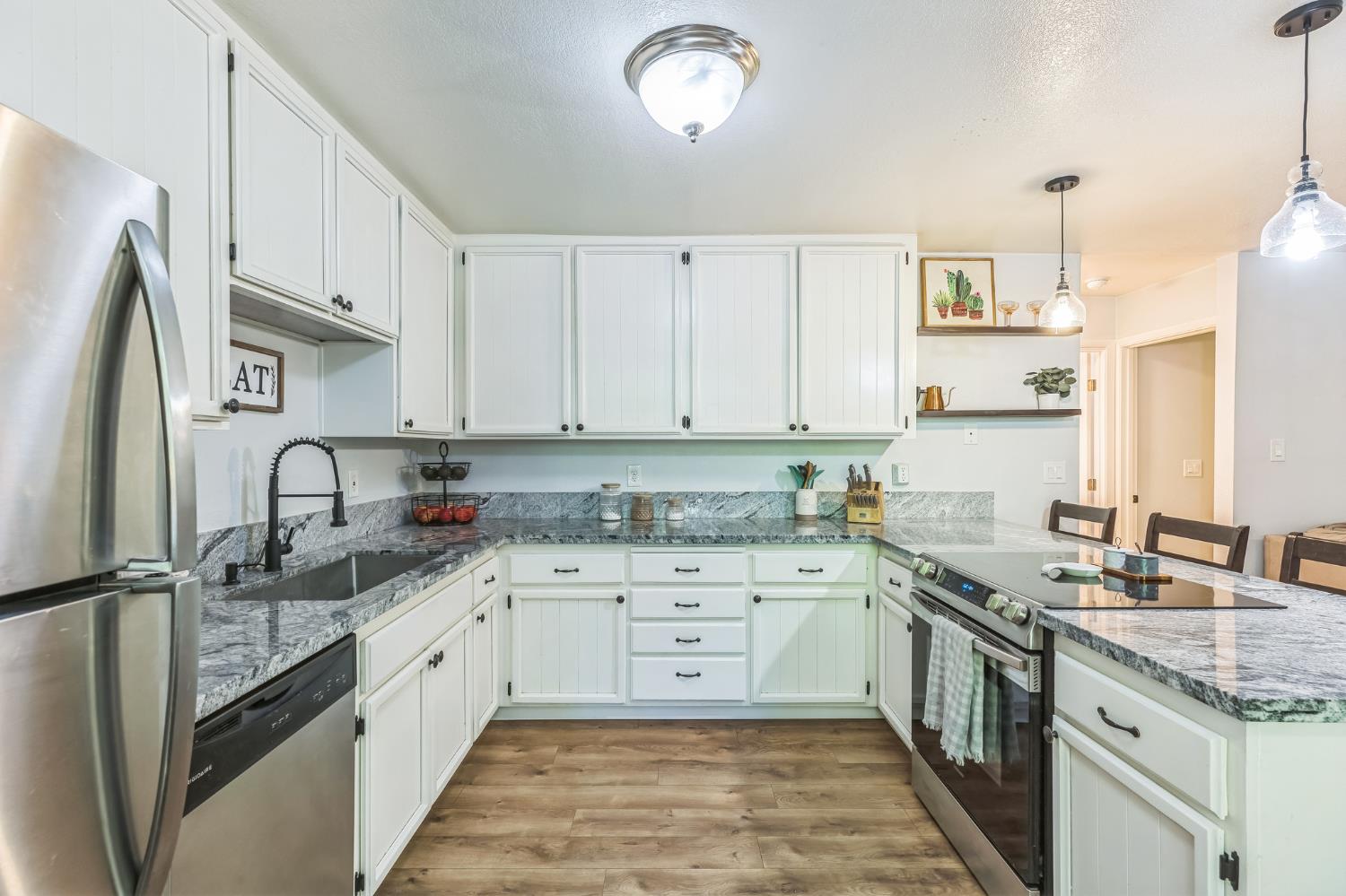 Golden Street, Pollock Pines, California image 9