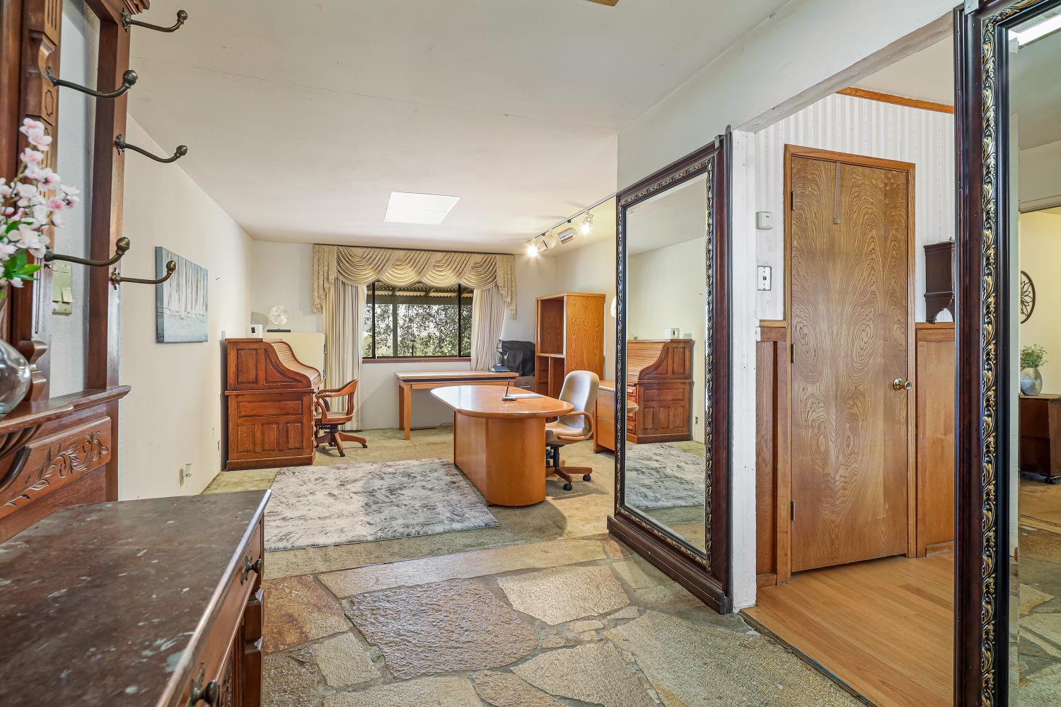 Detail Gallery Image 17 of 93 For 9574 Highway 49, Mokelumne Hill,  CA 95245 - 4 Beds | 2/1 Baths