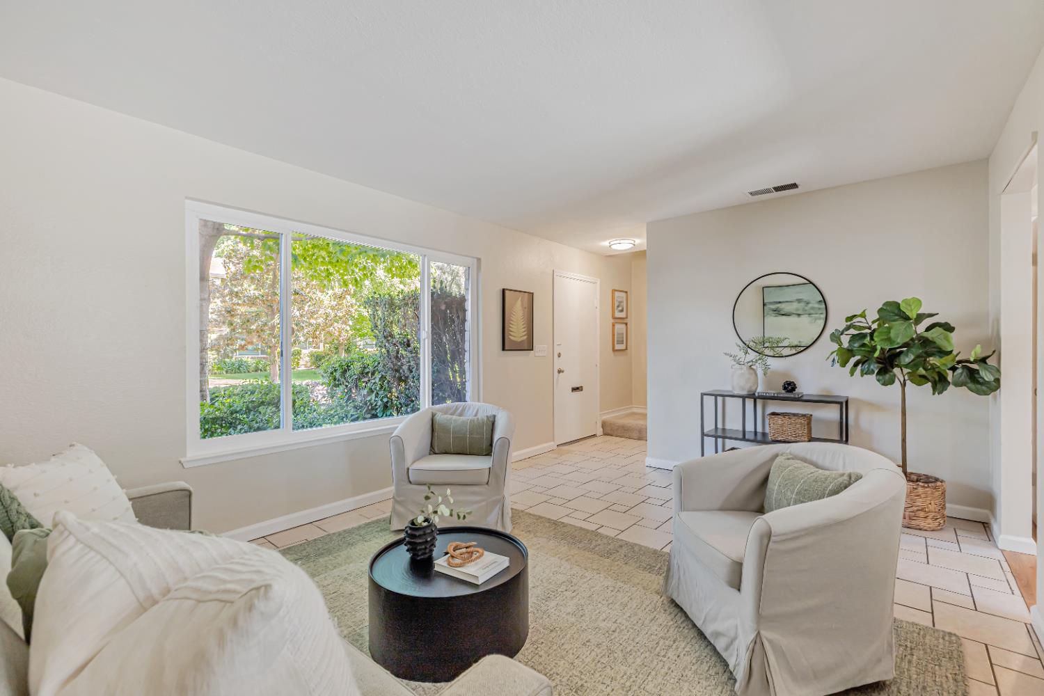 La Riviera Drive, Sacramento, California image 6
